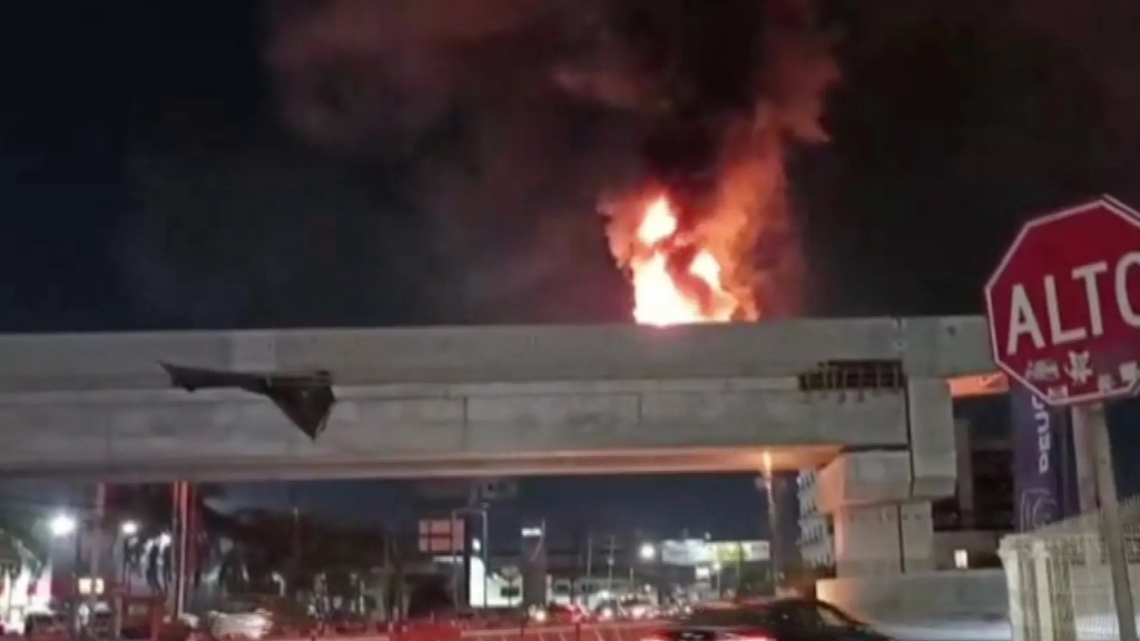 Una Falla Estructural Causó Un Incendio En Línea 6 Del Metro Estatal Y Reveló La Negligencia De Samuel García. Nl No Confían En El Metro Naranja.