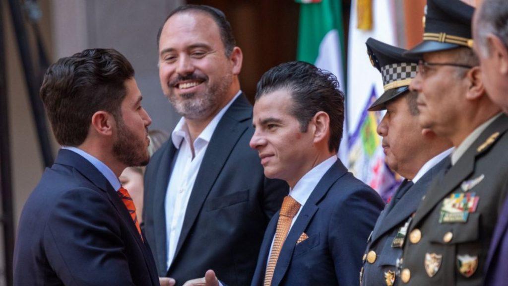 Mike Flores Y Samuel García Se Saludan En Evento Público