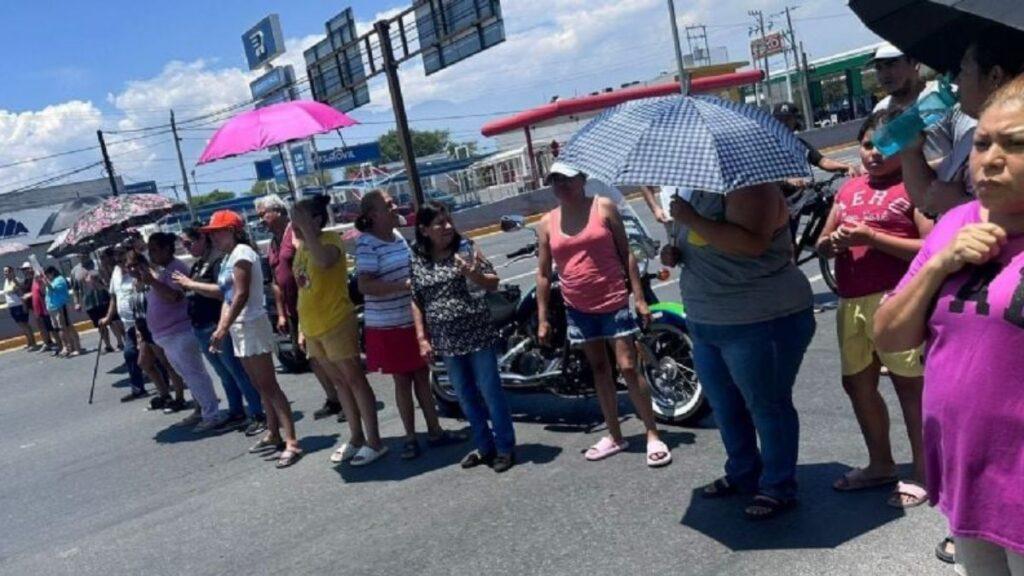 Vecinos Protestan Por Falta De Luz - Alcaldes Regios
