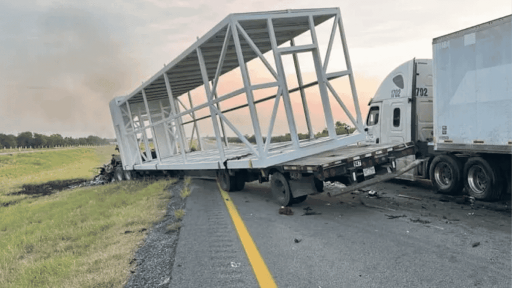 Kilometro 72 De La Autopista a Laredo - Alcaldes Regios