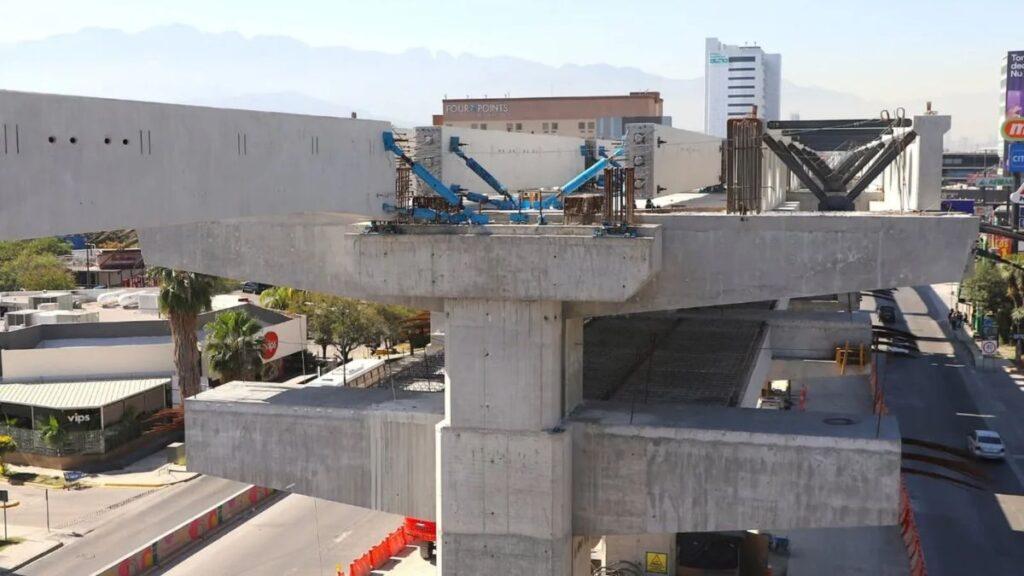 Puente Peatonal Línea 4 - Alcaldes Regios